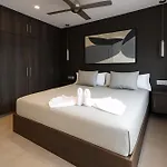 Orquidario In The Centre And Near The Апартаменты Эстепона
