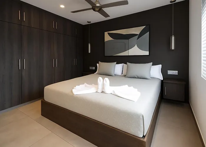 Orquidario In The Centre And Near The Apartment Estepona